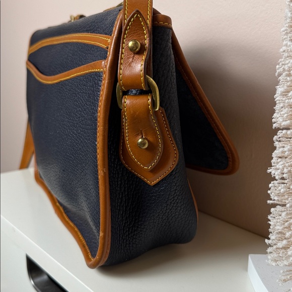 Vintage Dooney & Bourke Navy Blue & Brown Leather Carrier Crossbody Shoulder Bag - Picture 5 of 8